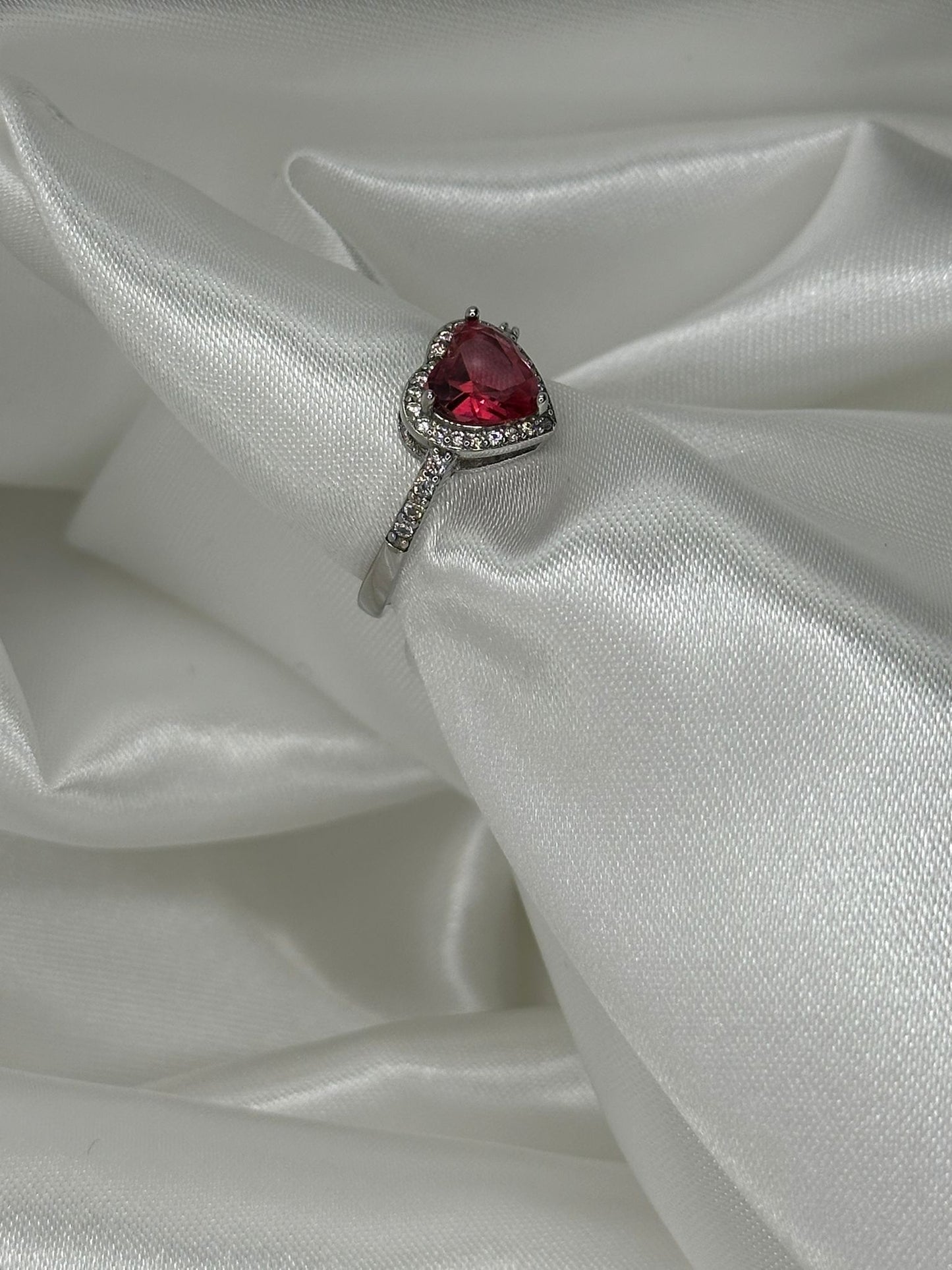 Anello Cuore Con Pietra Rossa