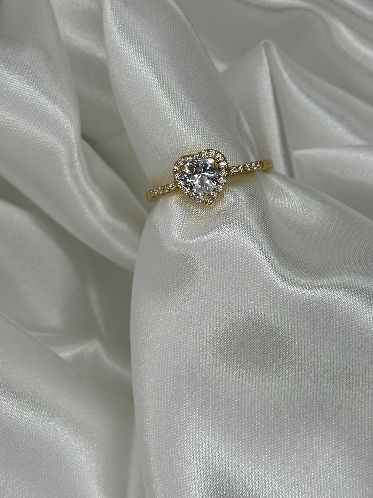 Anello Cuore Dorato Con Pietra Bianca